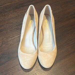Calvin Klein Women's Beige Pumps